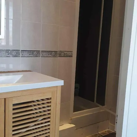 Appartement Royan, 2 Pieces, 4 Personnes - Fr-1-494-111 Apartment